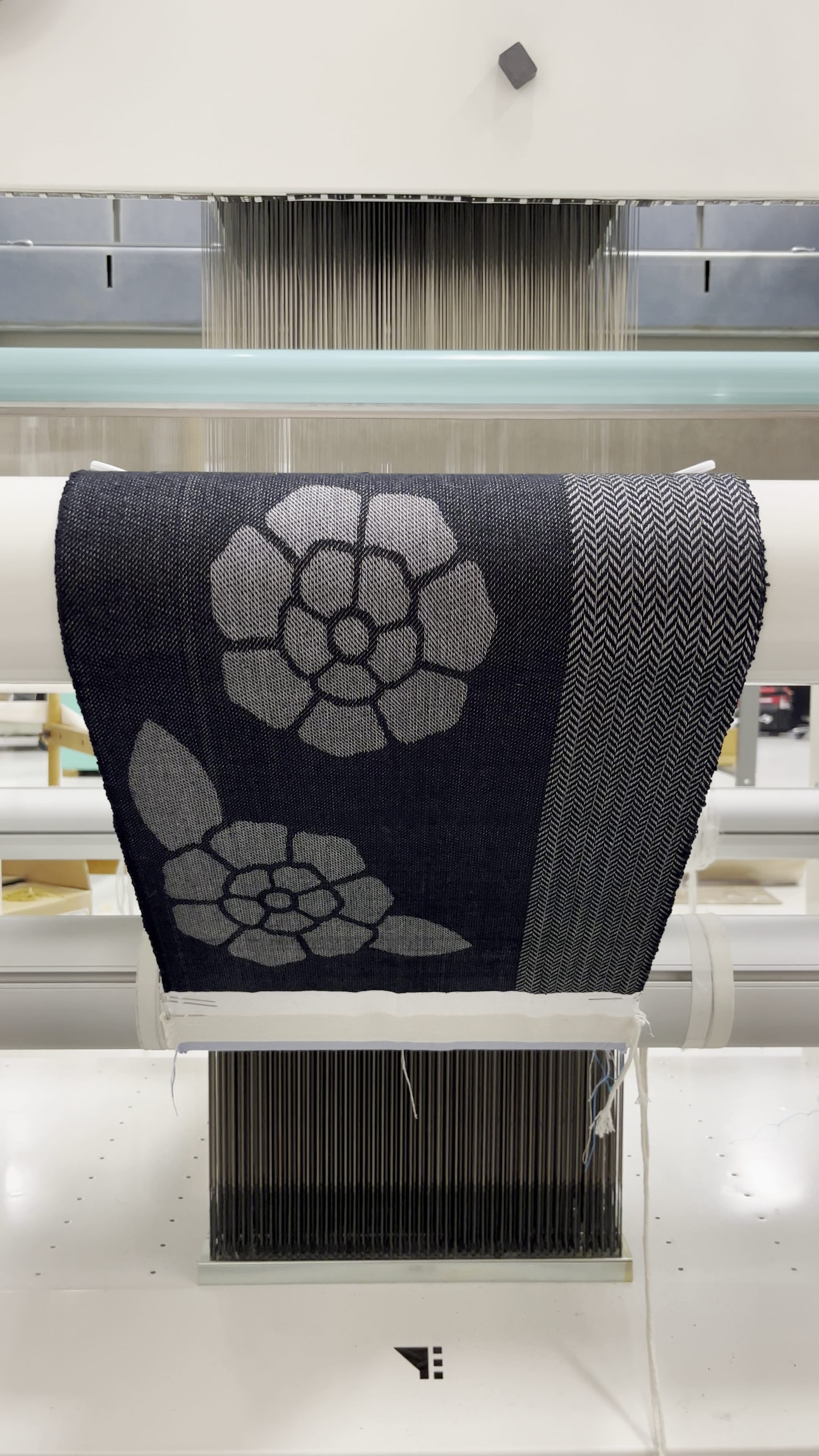 Weave off an existing loom